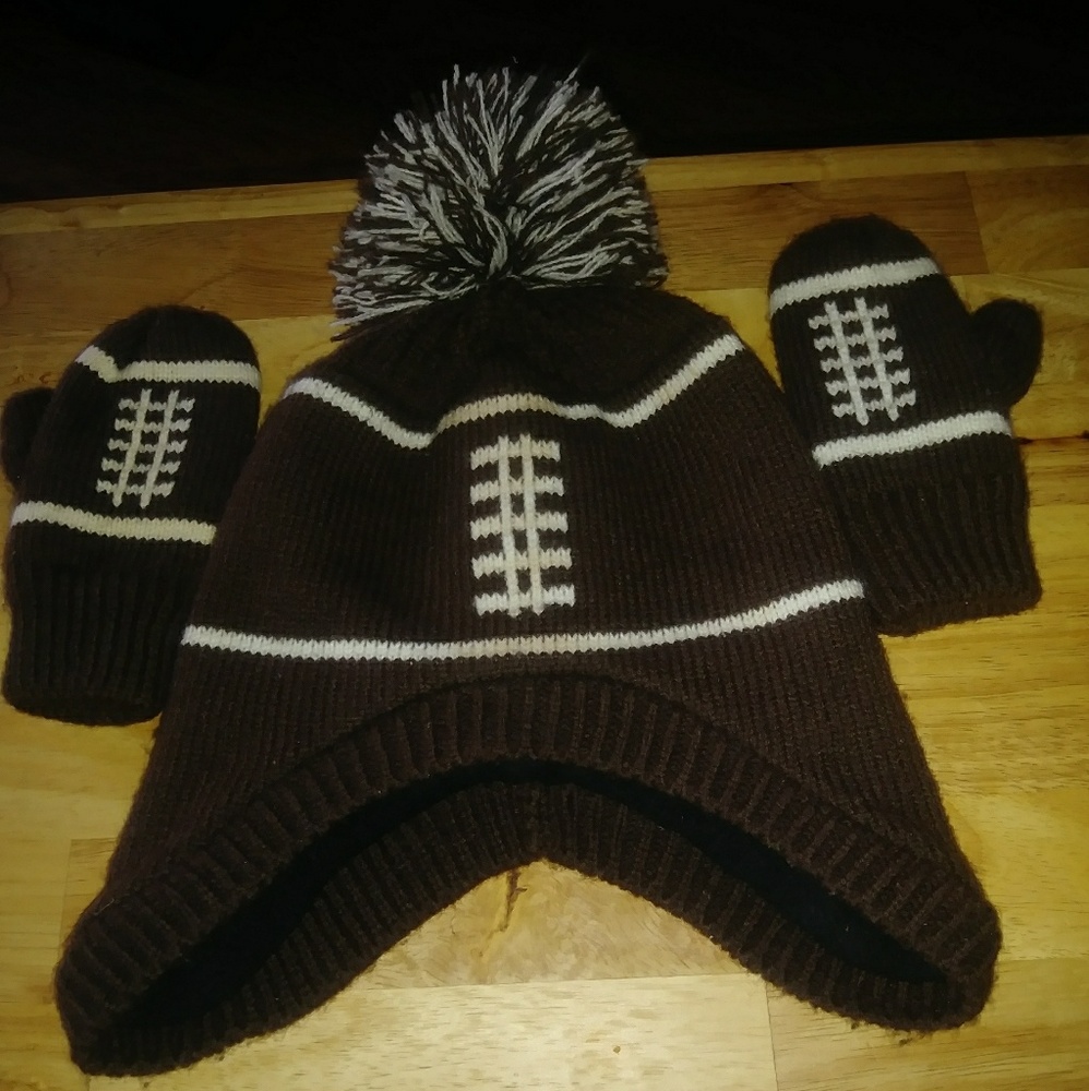 Football hat and mitten set(children place)